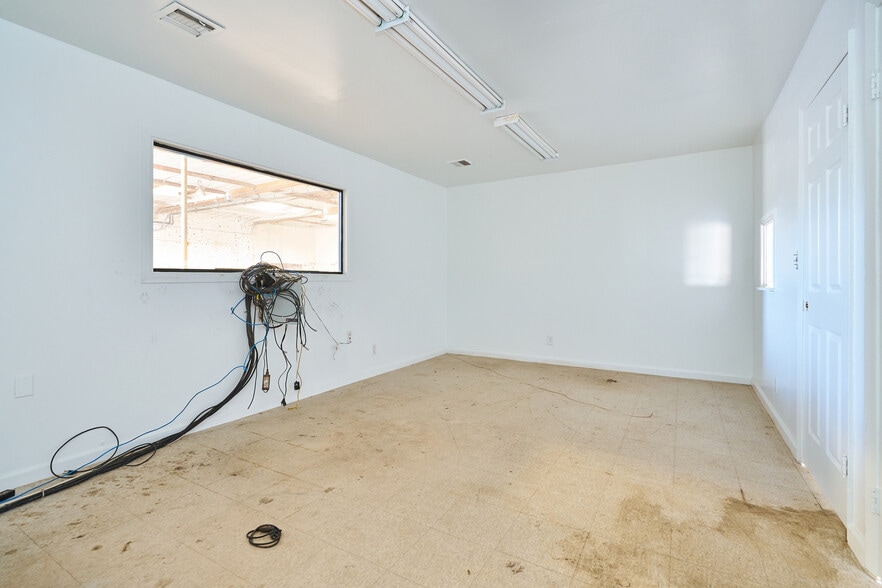 More Photos Of 1200 W El Segundo Blvd, Gardena Manufacturing For Sale