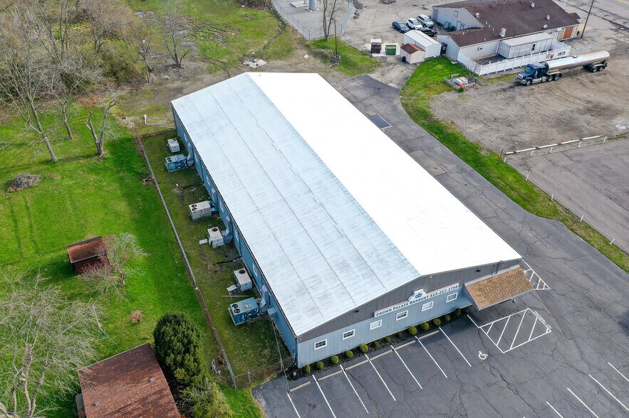 More Photos Of 6962 Coles Rd, Middletown General Retail For Sale