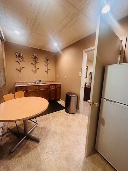 More Photos Of 62 Public Sq, Salem Storefront Retail Office For Sale