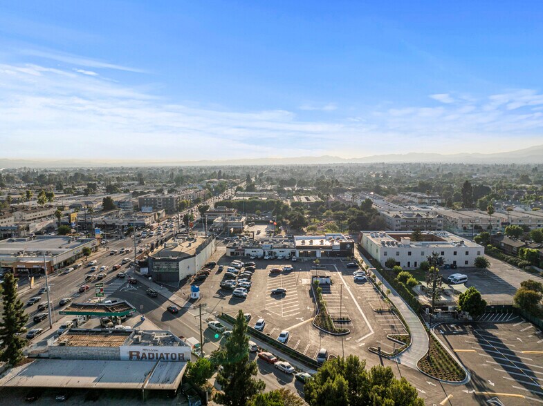 More Photos Of 9110 Van Nuys Blvd, Panorama City Freestanding For Lease