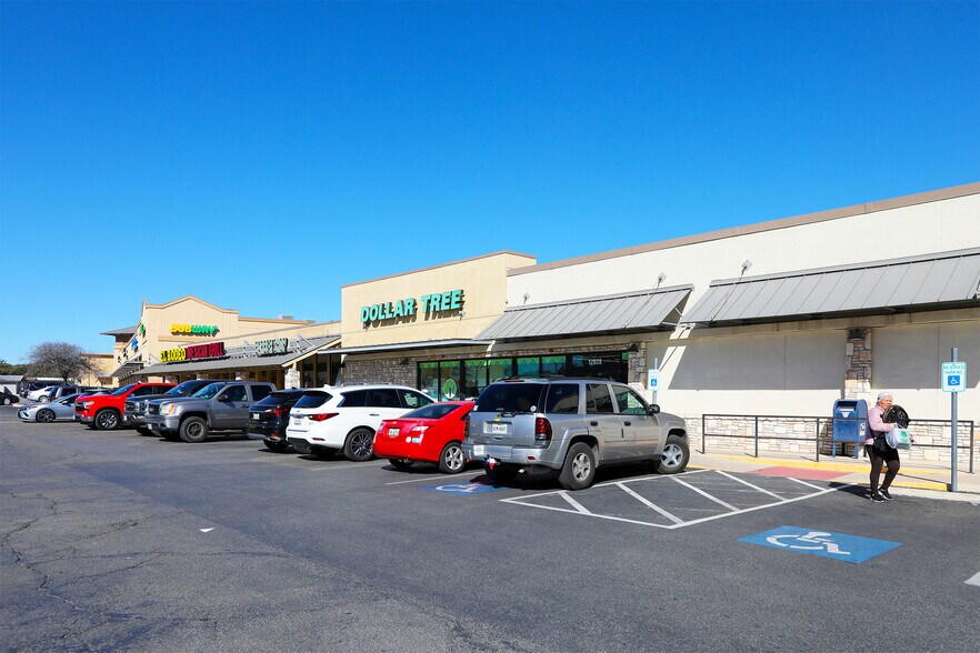 More Photos Of 12908-12932 Bandera Rd, Helotes General Retail For Sale