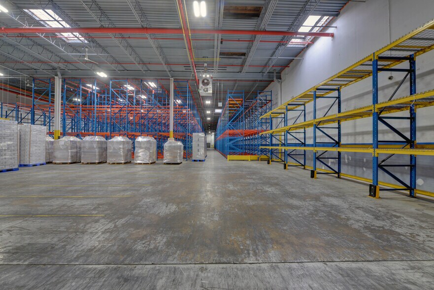 More Photos Of 17-09 Zink Pl, Fair Lawn Manufacturing For Lease