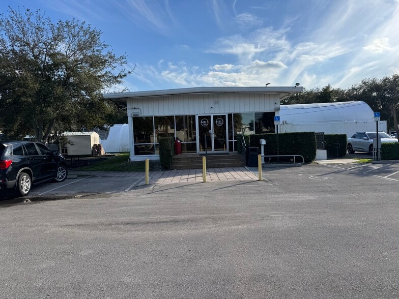 Primary Photo Of 2980 W Oakland Park Blvd, Oakland Park Showroom For Sale