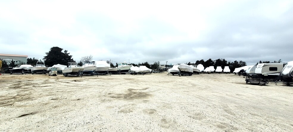 More Photos Of 470 S Green St, Tuckerton Marina For Sale