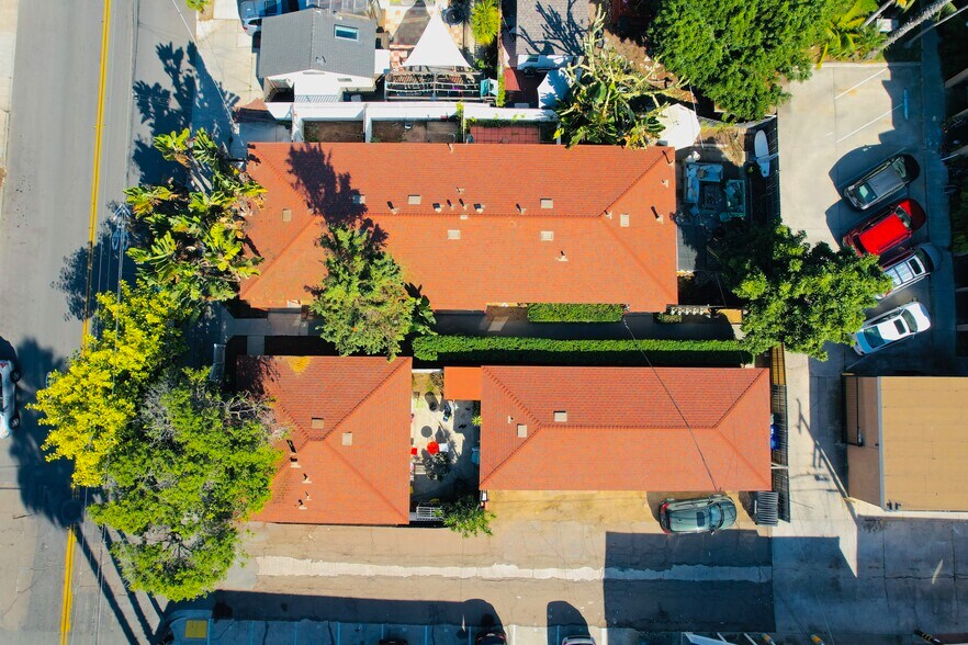 More Photos Of 2073-2081 Bacon St, San Diego Apartments For Sale