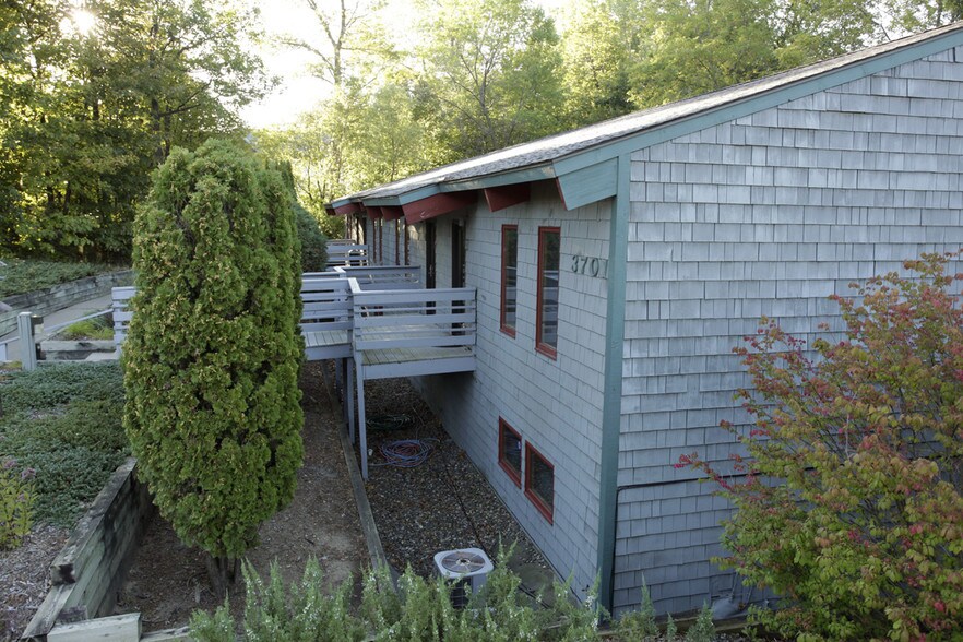 More Photos Of 3701 Shoreline Dr, Orono Coworking Space