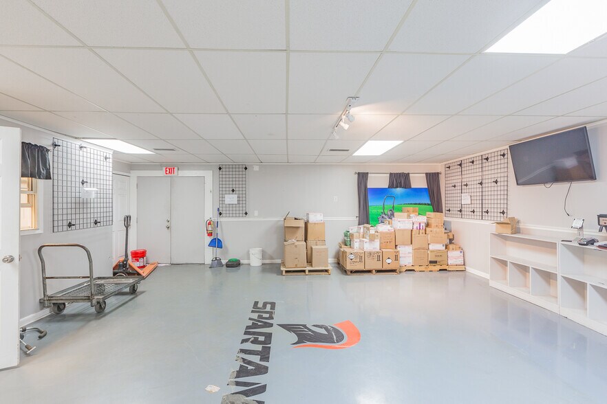 More Photos Of 300 Alamar St, Fort Oglethorpe General Retail For Sale