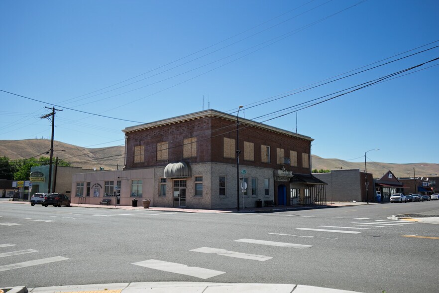 More Photos Of 601 7th St, Prosser General Retail For Sale