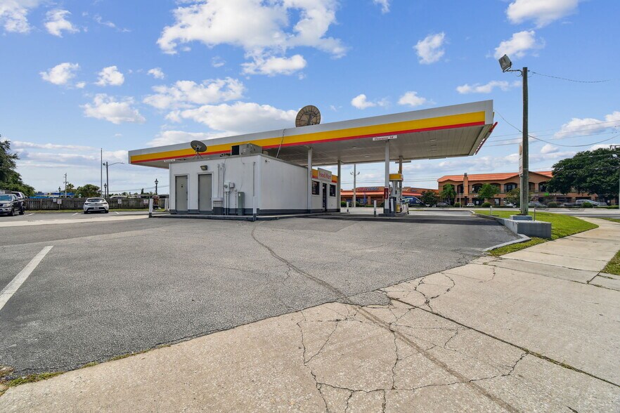 More Photos Of 2350 N Ponce De Leon Blvd, Saint Augustine Service Station For Sale