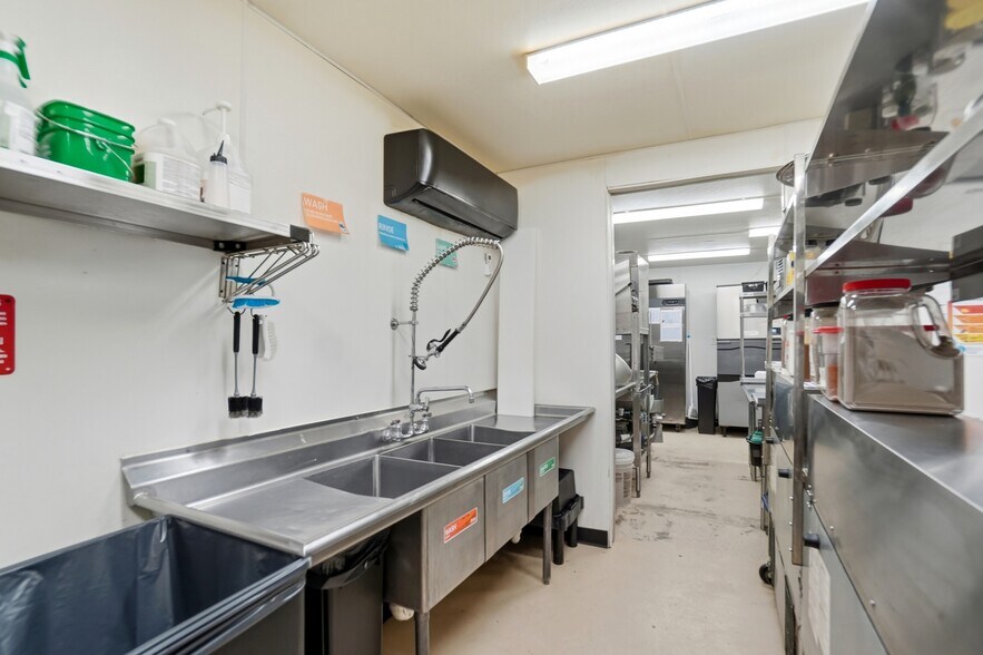 More Photos Of 2330 Bright Rd, Findlay Sports And Entertainment For Sale