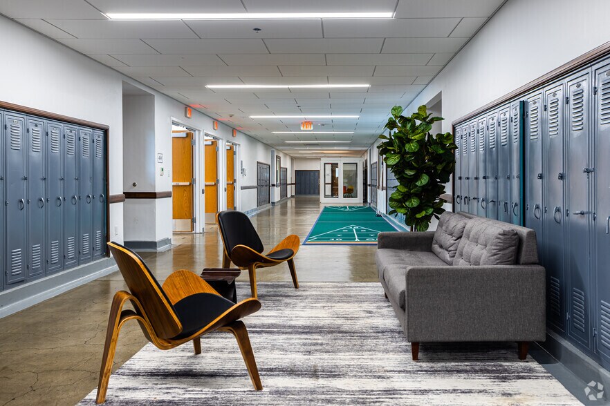 More Photos Of 300 E 39th St, Kansas City Office For Lease