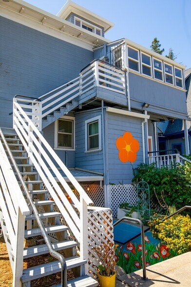 More Photos Of 2025 P St, Sacramento Office For Sale