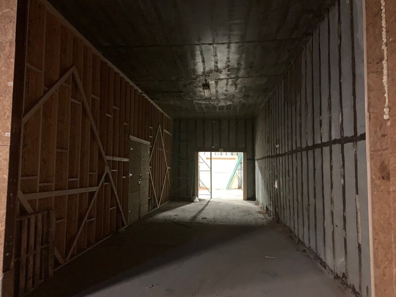 More Photos Of 85 North Rd, Highland Refrigeration Cold Storage For Lease