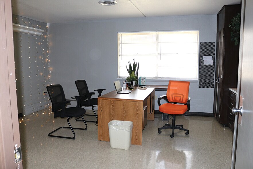 More Photos Of 202 W 3rd St, Hale Center Skilled Nursing Facility For Sale