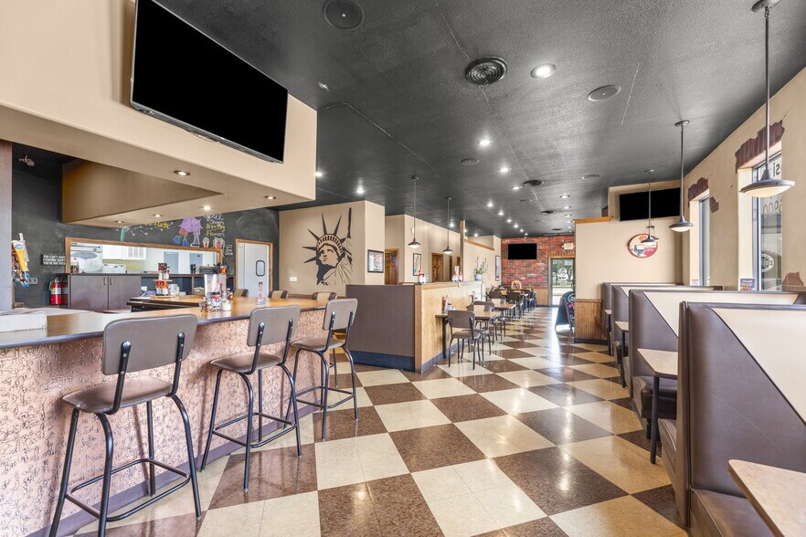 More Photos Of 2150 N State St, Iola Restaurant For Lease