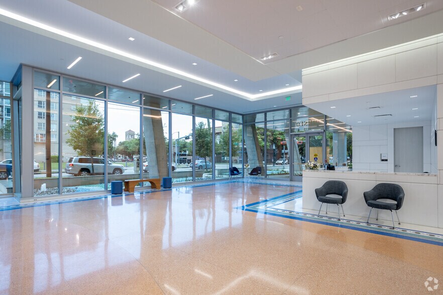 More Photos Of 5115 Fannin St, Houston Medical For Lease