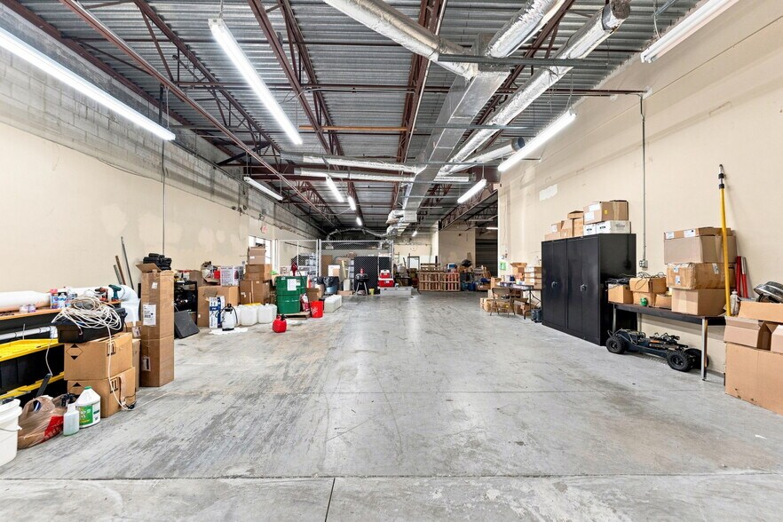 More Photos Of 1365 Hamlet Ave, Clearwater Flex For Lease