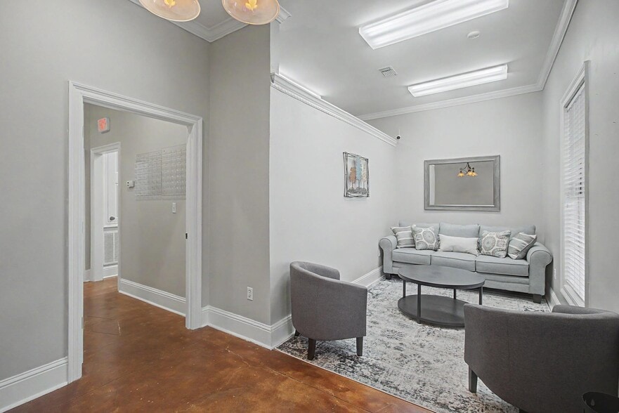 More Photos Of 3506 Washington Ave, Gulfport Office For Lease