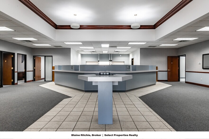 More Photos Of 1397 Elizabeth Pike, Mineral Wells Bank For Lease