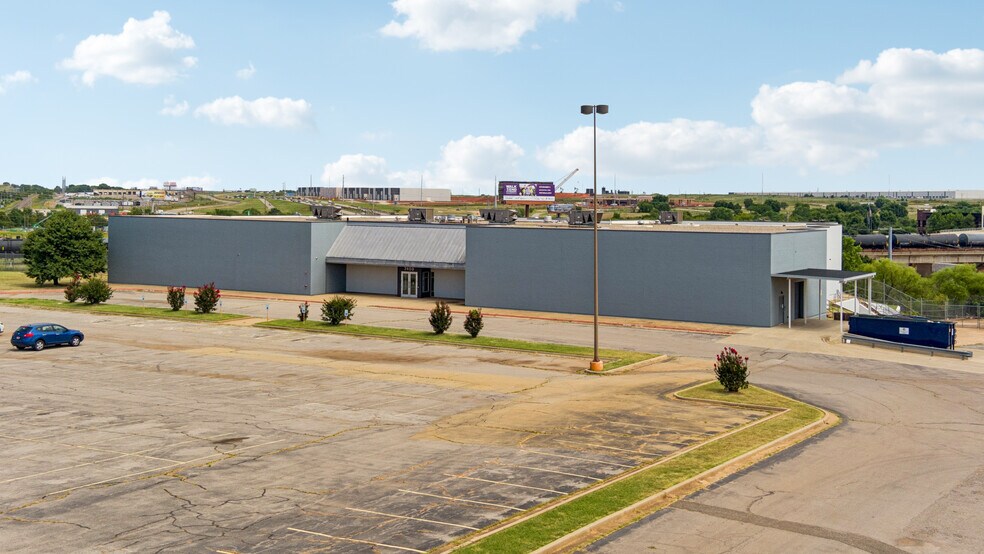 Primary Photo Of 7400 Plaza Mayor Blvd, Oklahoma City Flex For Lease