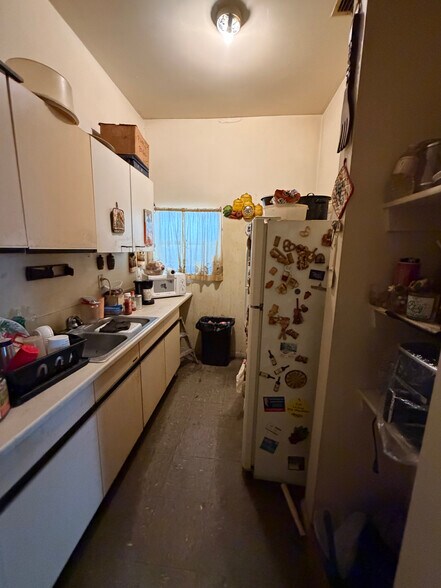 More Photos Of 157 E 8th St, Jacksonville General Retail For Sale