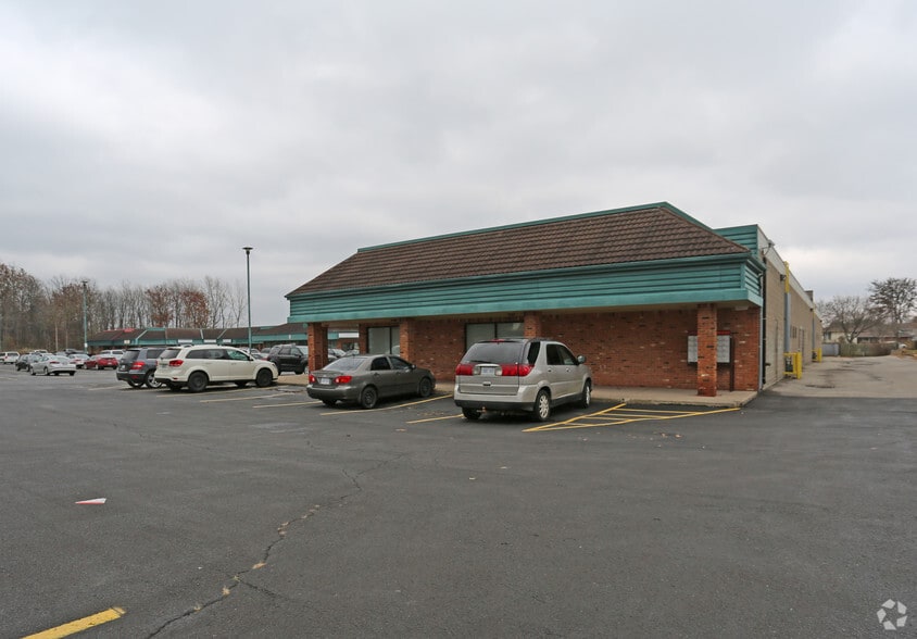 Primary Photo Of 6080 Mcleod Rd, Niagara Falls Storefront For Lease