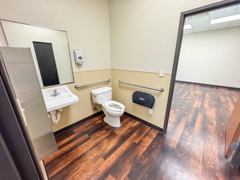 More Photos Of 2014 Ben Merritt Dr, Decatur Medical For Lease