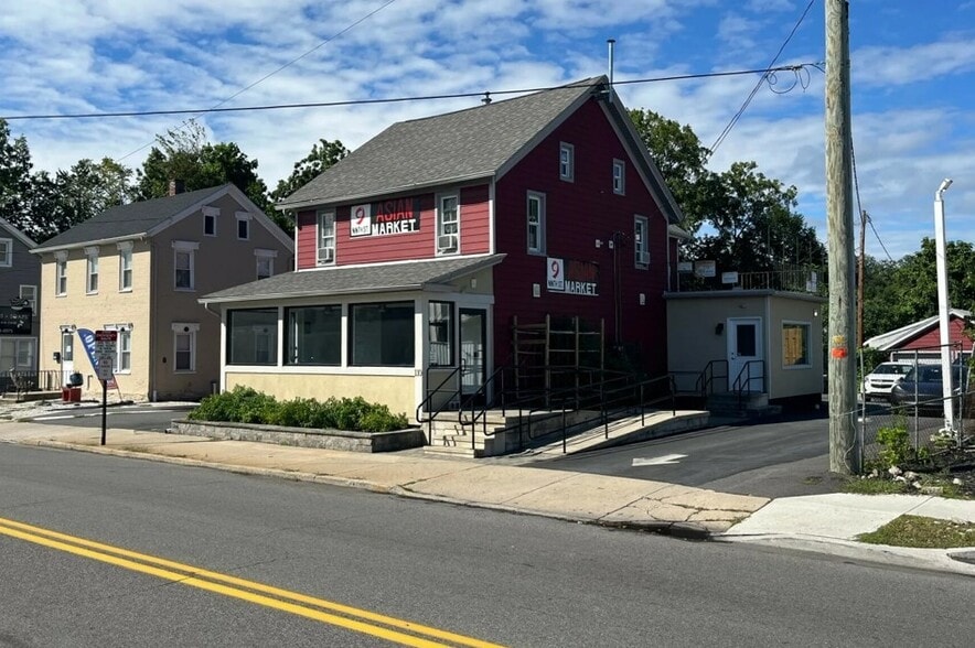 Primary Photo Of 110 N 9th St, Stroudsburg Restaurant For Lease