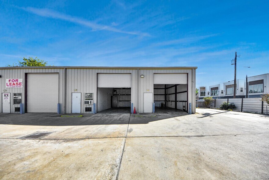 More Photos Of 6549 W Tidwell Rd, Houston Auto Dealership For Lease
