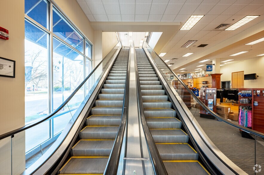 More Photos Of 22 N 5th St, Terre Haute Office For Lease