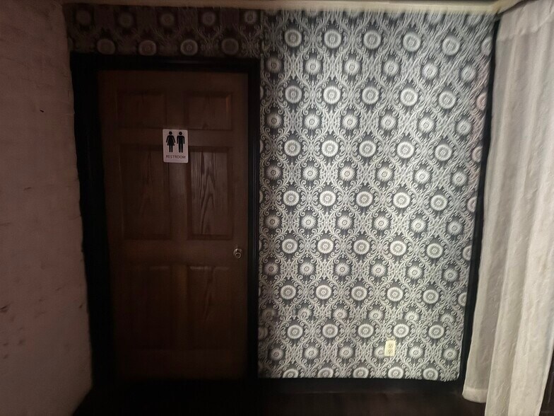More Photos Of 154-190 N Merchant St, Decatur General Retail For Sale
