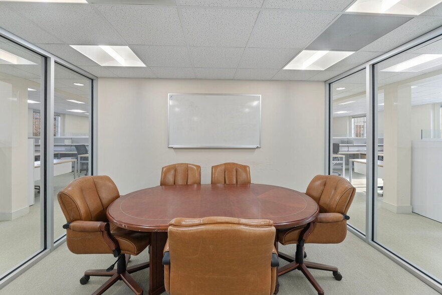 More Photos Of 202-258 E High St, Charlottesville Office For Sale