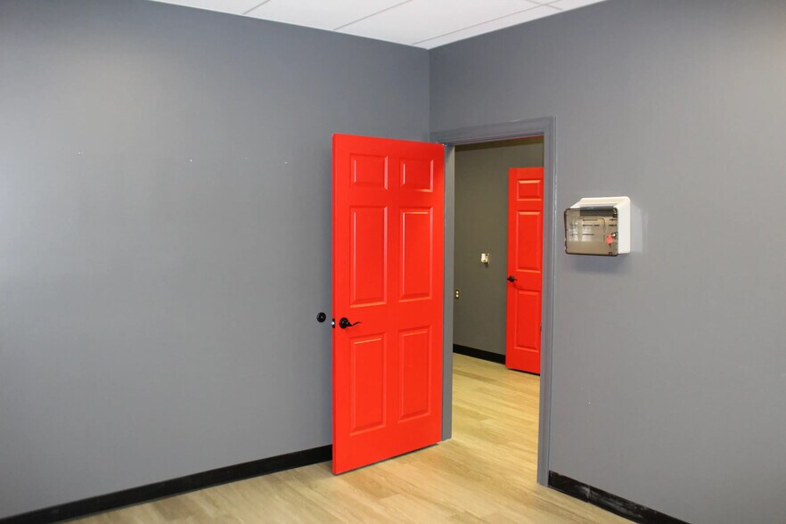 More Photos Of 119 Colony Crossing Way, Madison General Retail For Lease