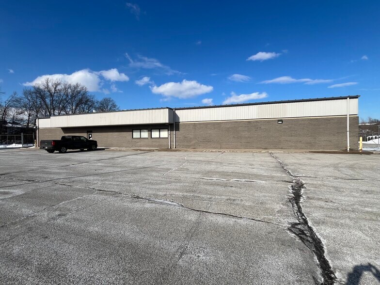 More Photos Of 2401 Chicago St, Valparaiso Telecom Hotel Data Hosting For Lease