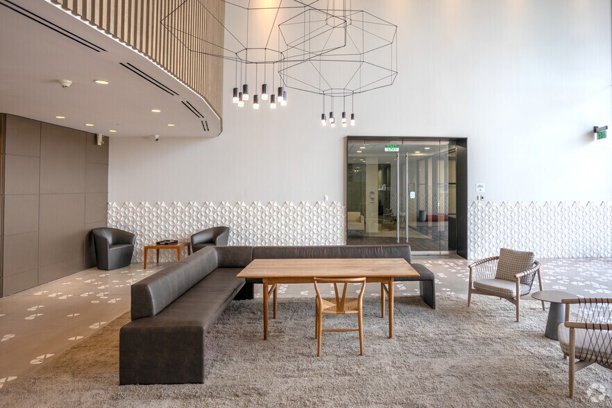 More Photos Of 13520 Evening Creek Dr N, San Diego Office For Lease