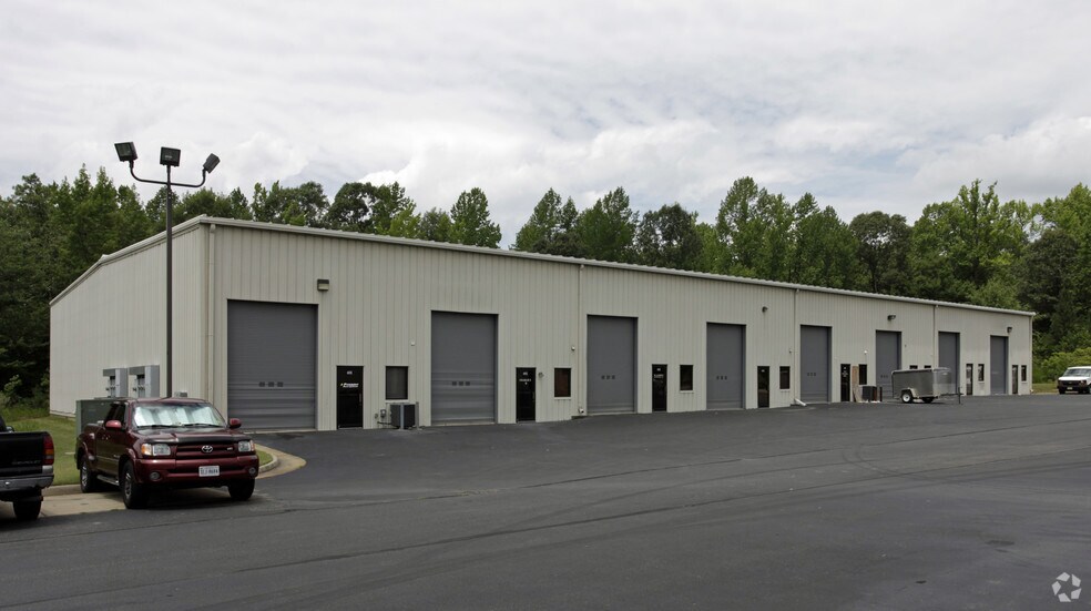 More Photos Of 8105 Richmond Rd, Toano Warehouse For Lease