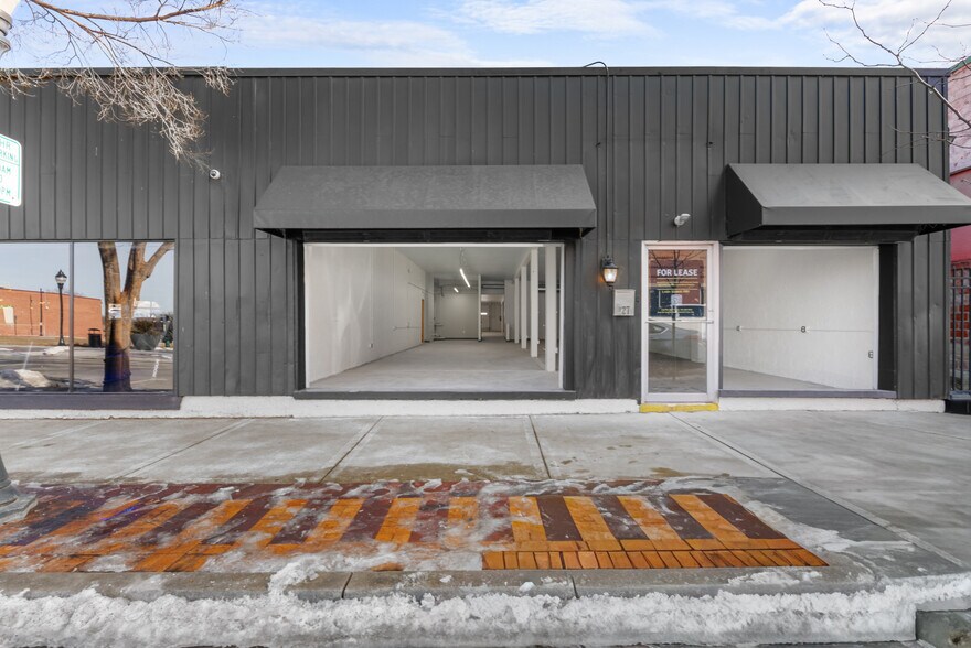 More Photos Of 127 SE 3rd St, Lees Summit Freestanding For Lease