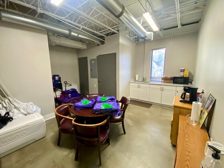 More Photos Of 3304 N State St, Jackson Loft Creative Space For Lease