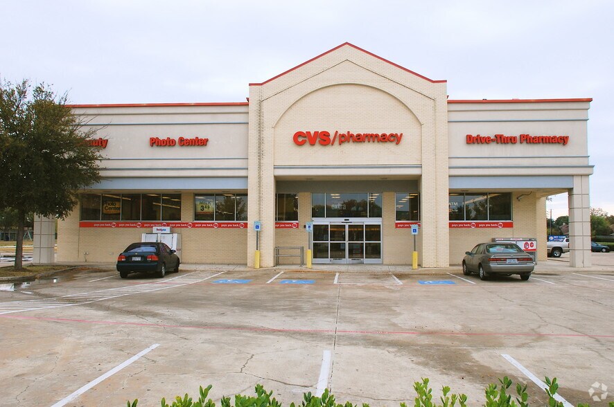 More Photos Of 1902 Pleasant Valley Rd, Garland Drugstore For Lease