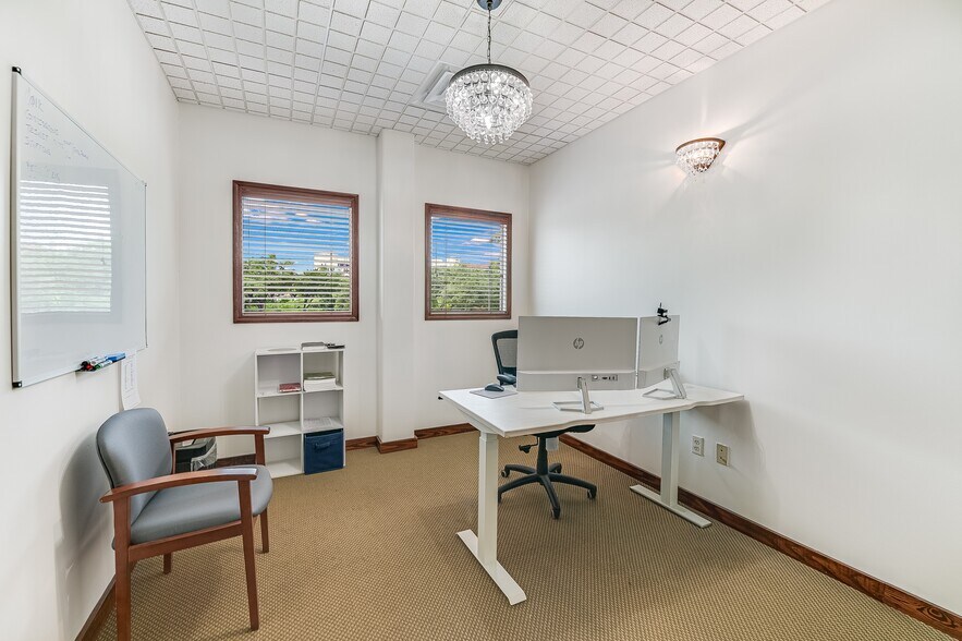 More Photos Of 3821 Juniper Trce, Austin Loft Creative Space For Sale