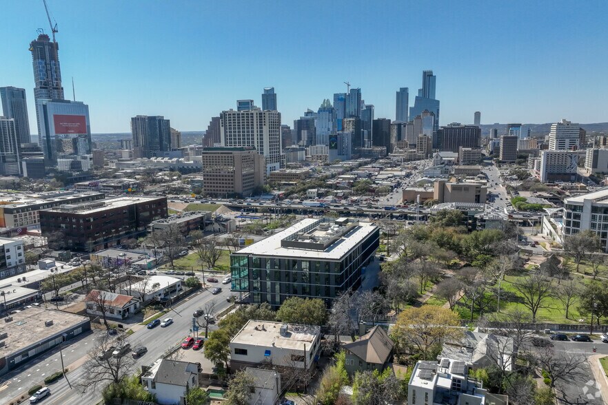 More Photos Of 924 E 7th St, Austin Coworking Space