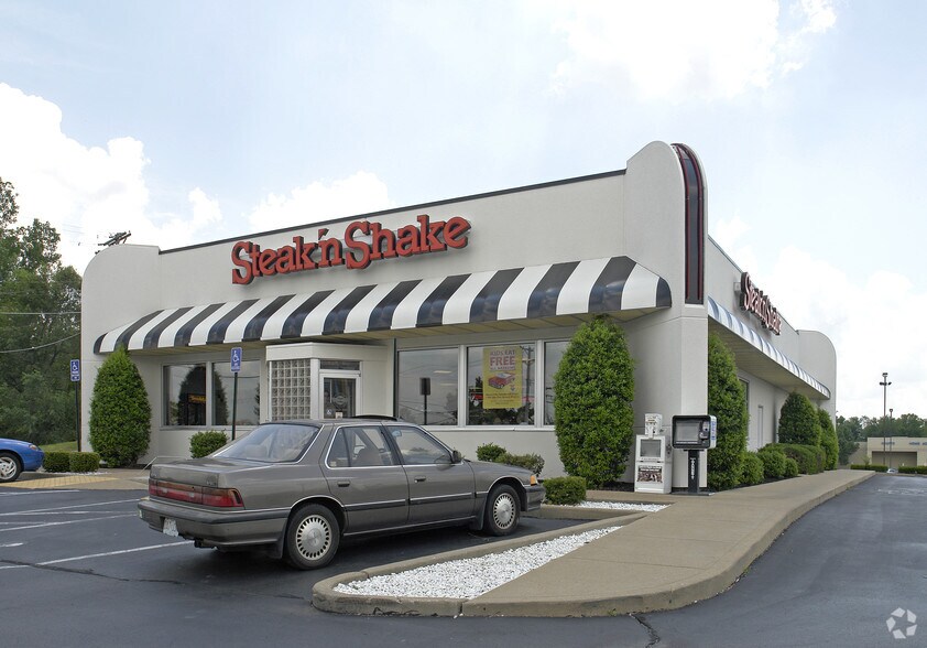 Primary Photo Of 14646 Manchester Rd, Ballwin Restaurant For Lease