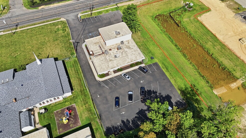 More Photos Of 1568 Woodbourne Rd, Levittown Office For Sale