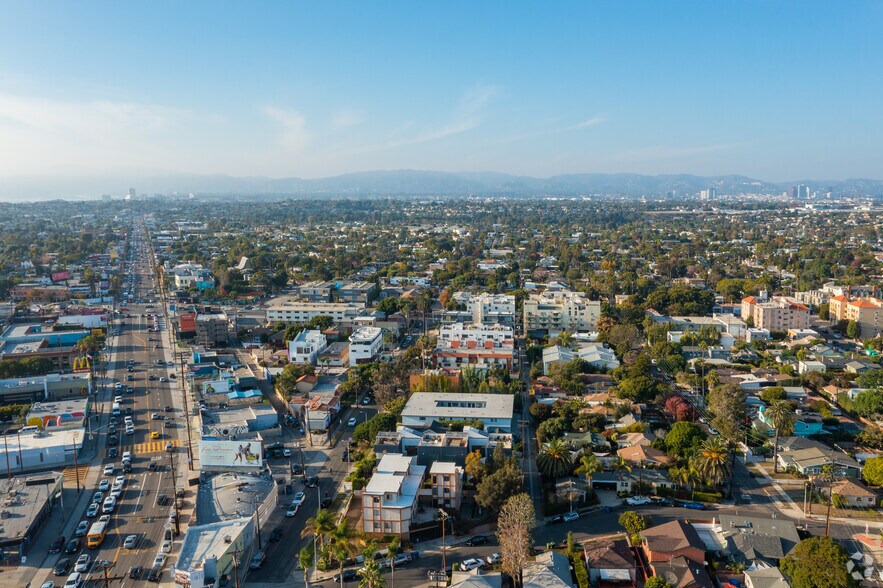 More Photos Of 2478 Penmar Ave, Venice Dormitory For Sale