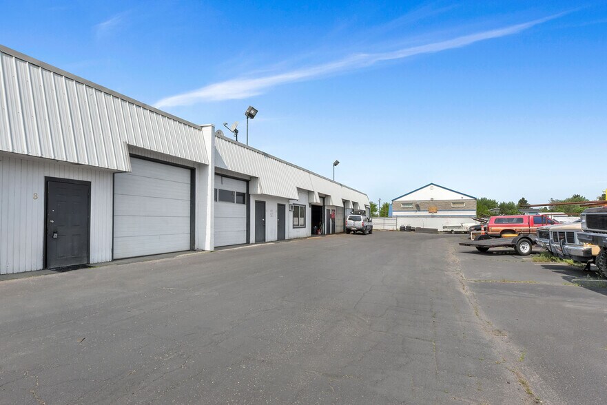 Primary Photo Of 118 E 37th St, Garden City Light Manufacturing For Lease
