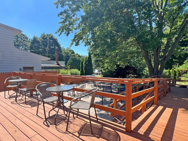 More Photos Of 6990 W Lake Rd, Fairview Restaurant For Sale
