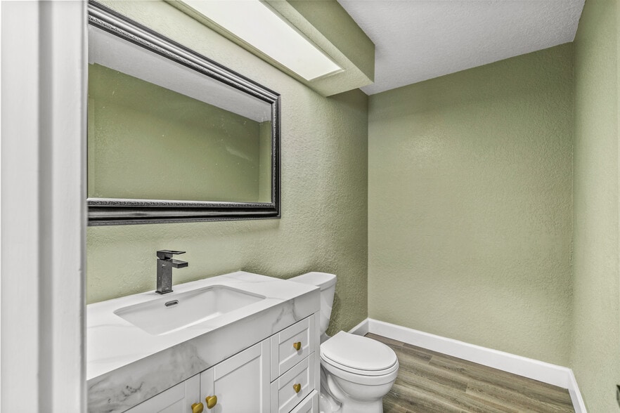 More Photos Of 1666 N Donnelly Pl, Mount Dora Medical For Lease