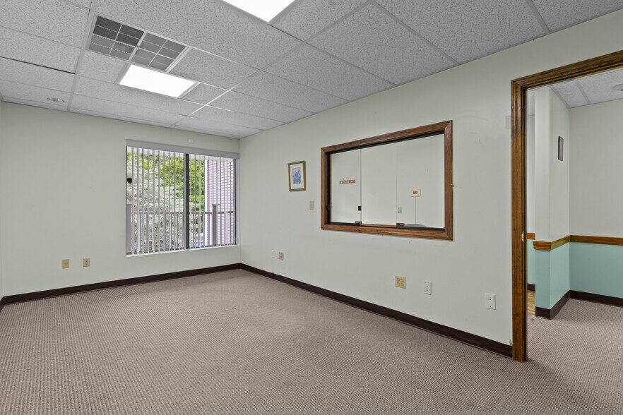 More Photos Of 1050 Main St, East Greenwich Office For Sale