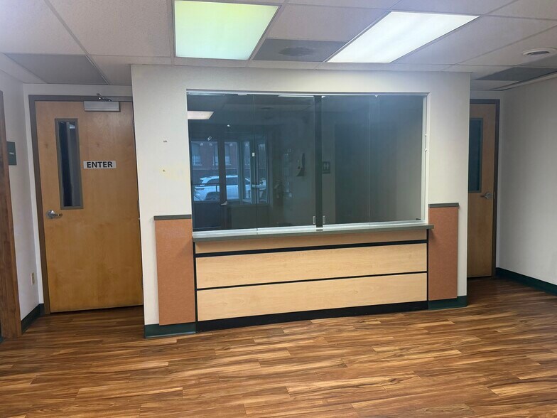 More Photos Of 610-612 Lincoln Ave, Bellevue Storefront Retail Office For Lease
