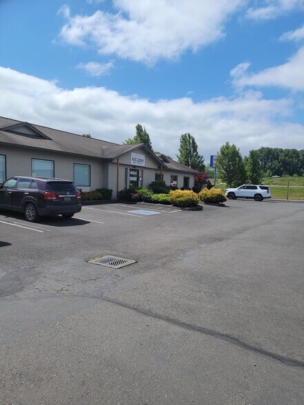 More Photos Of 1900 Belmont Loop, Woodland Storefront Retail Office For Lease